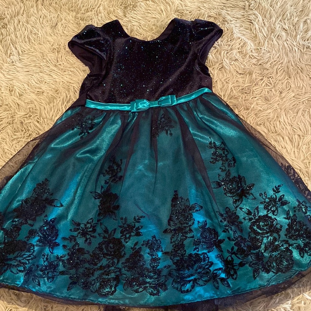 Girls holiday Jona Michelle dress worn once